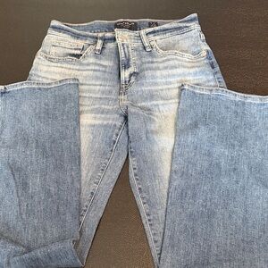 Lucky Brand Medium Blue Denim Jeans